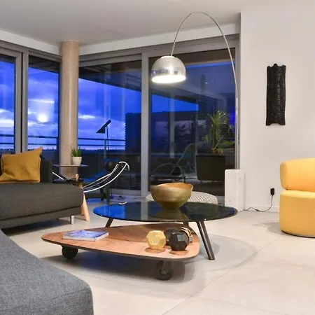 Alloggio in famiglia Master Bedroom In Design Penthouse