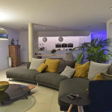 Master Bedroom In Design Penthouse * Arrondissement di Malines